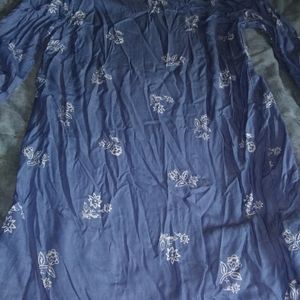 Large Old Navy blouse with floral design